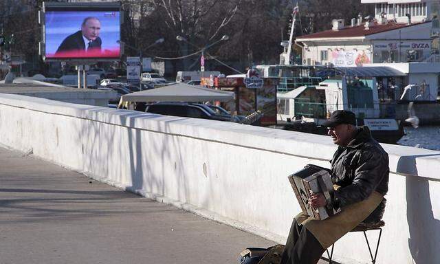 Sewastopol: Straßenszene mit Präsident