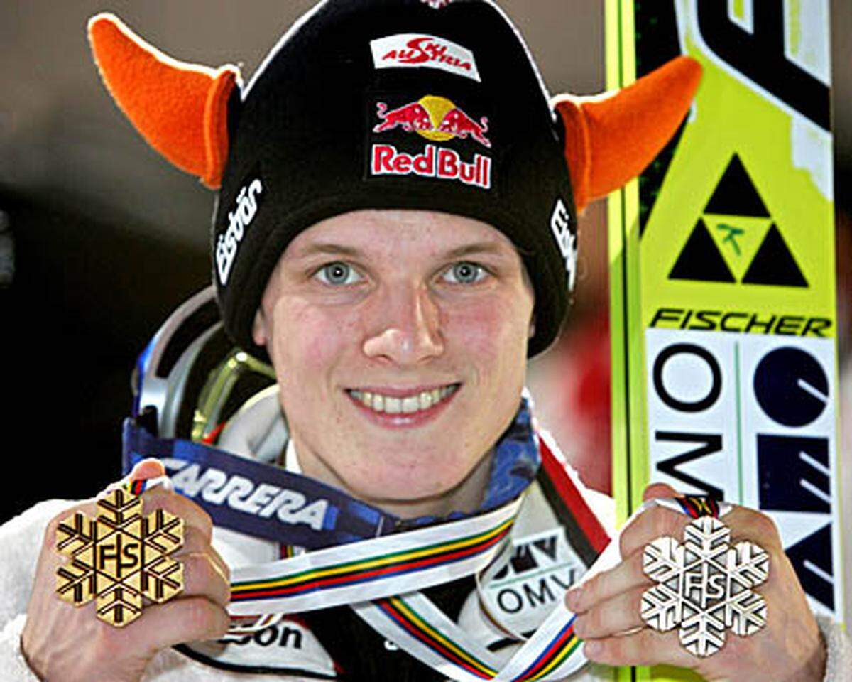Der Kärntner ist seit der WM 2011 der erfolgreichste Skispringer der Geschichte: In Oberstdorf 2005 war er Teil des Goldteams, das beide Mannschaftsspringen gewann, 2007 in Sapporo gab es nur ein Teamspringen, Morgenstern war wieder oben auf dem Treppchen dabei, dazu kam Bronze auf der Normalschanze. Auch 2009 ging das Mannschaftsspringen an Österreich, Morgenstern war dabei. Und 2011 gewann der Kärntner zweimal Teamgold, holte Gold auf der Normalschanze und Silber auf der Großschanze. In nackten Zahlen: 7 x Gold, 1x Silber, 1 x Bronze