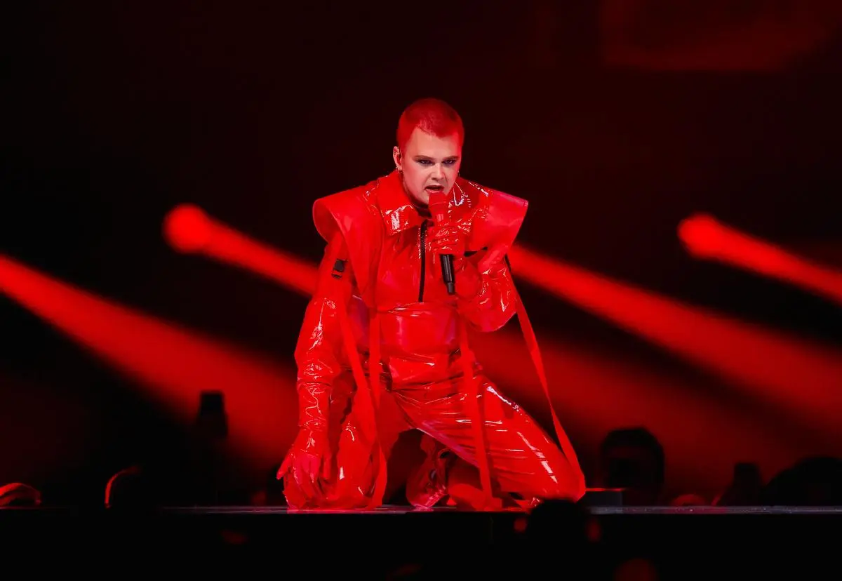 Red Sebastian lives up to his name