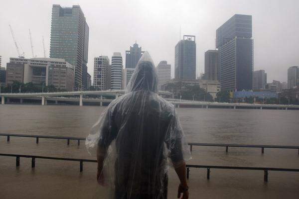Der Brisbane River, der mitten durch die Stadt führt, war am Mittwoch massiv angeschwollen.