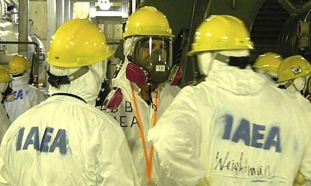 IAEA-Experten im Kraftwerk Fukushima
