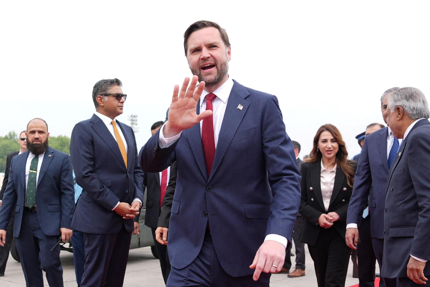 US-Delegation um JD Vance zu Gesprächen mit Iran gelandet