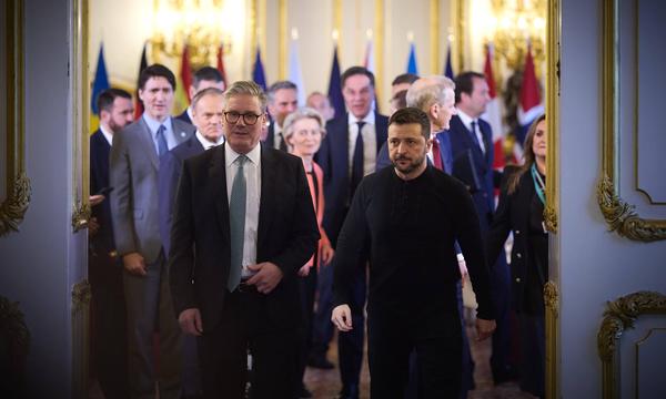 Premier Starmer (li) und Präsident Selenskij beim ersten Treffen am 2. März. 