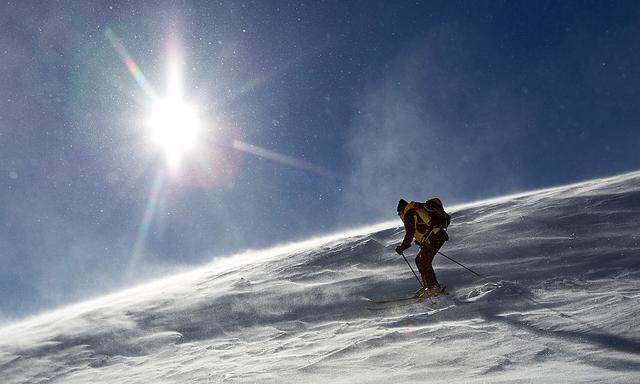 Archivbild: Skitour oberhalb der Baumgrenze