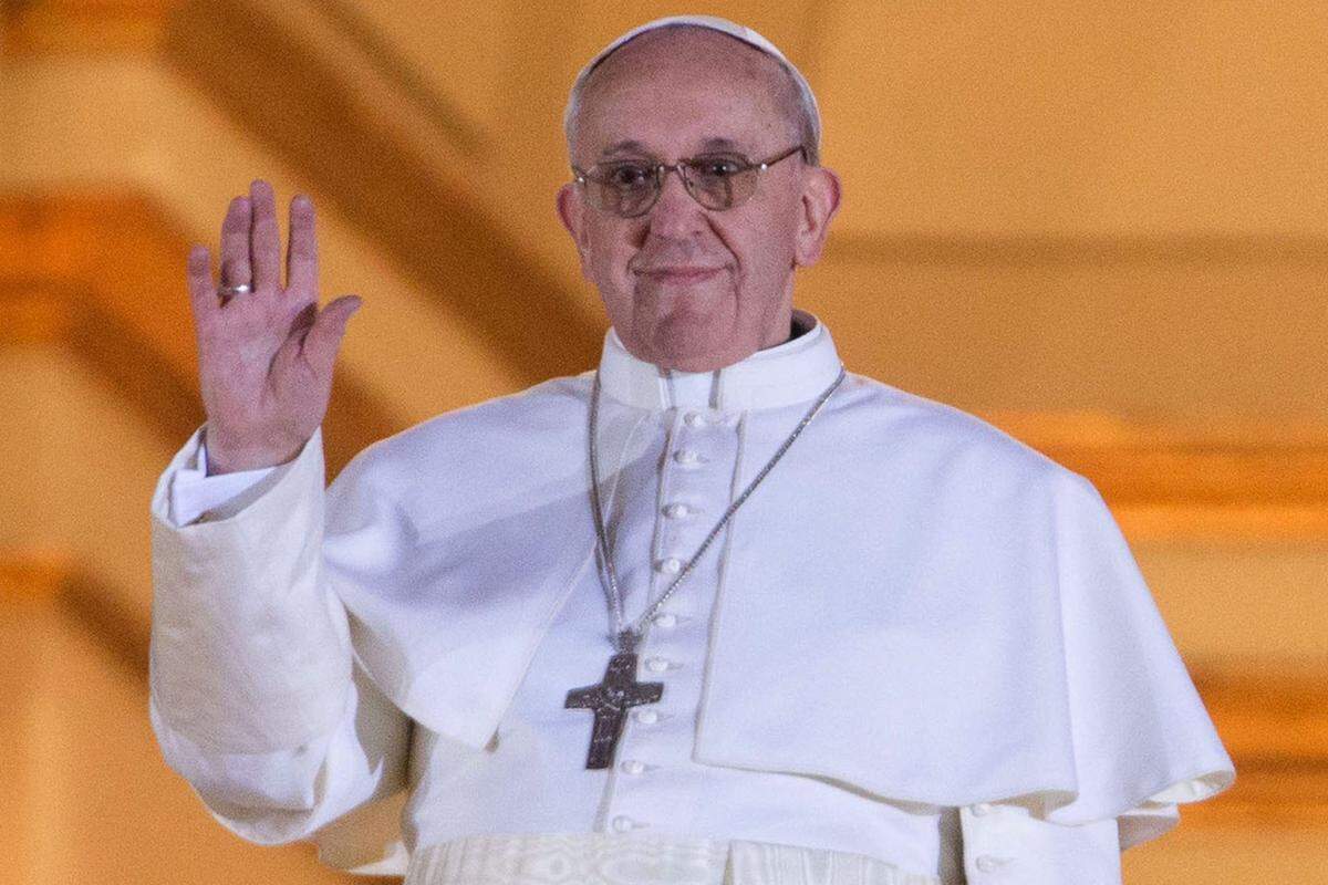 Der argentinische Kardinal Jorge Mario Bergoglio ist am 13. März 2013 zum Papst gewählt worden. Damit wurde erstmals ein Lateinamerikaner Oberhaupt der römisch-katholischen Kirche.