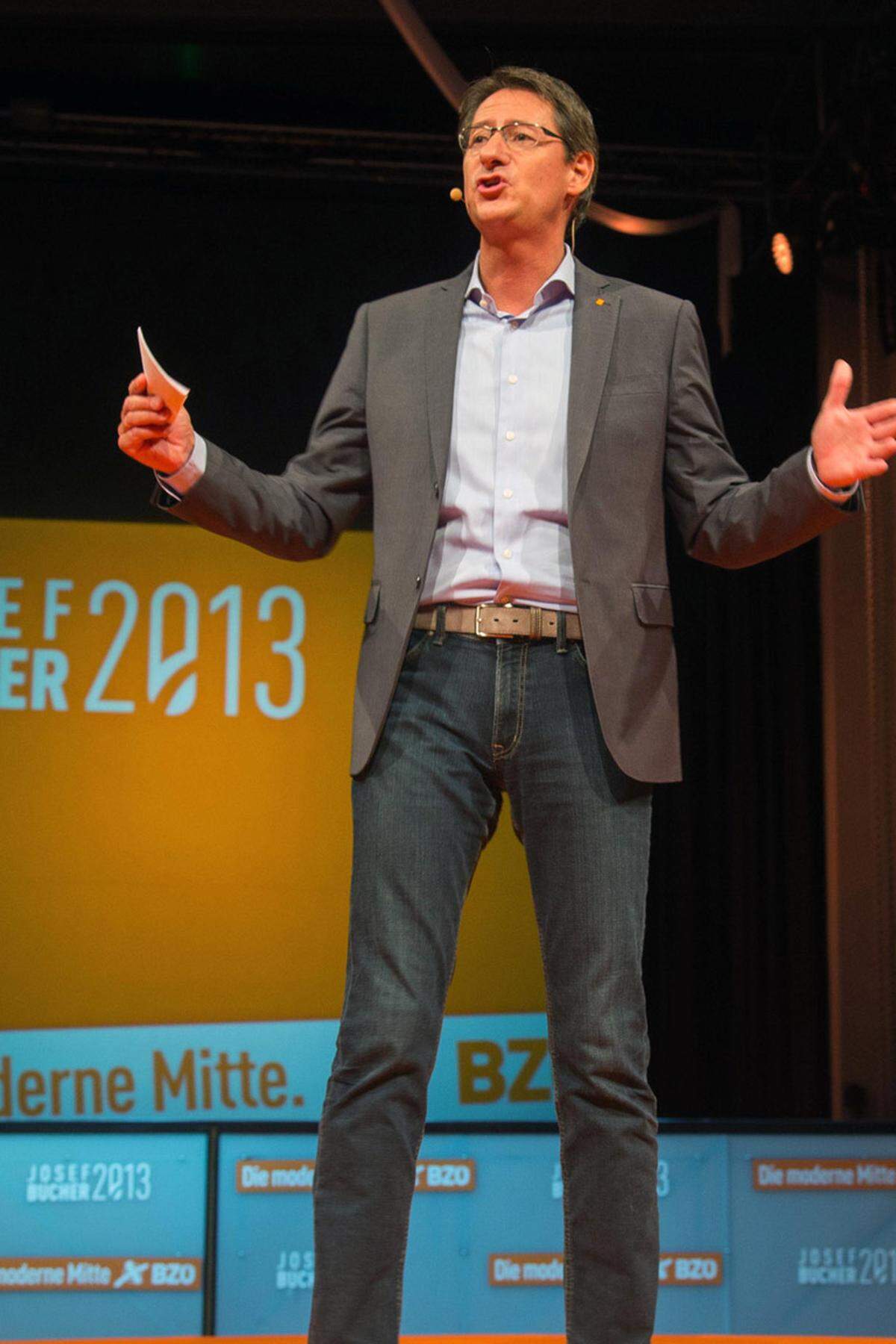 Bei seiner ersten Wahl auf Bundesebene ging es für BZÖ-Chef Josef Bucher um nicht weniger als das politische Sein oder Nichtsein der Partei. Als Ziel für die von ihm oft als "Meisterprüfung" bezeichnete Wahl hatte er das Verbleiben im Hohen Haus ausgegeben - und ist durchgefallen. Das Bündnis scheitert an der Vier-Prozent-Marke. Bucher zog drei Tage später die Konsequenzen: Er verließ die politische Bühne.