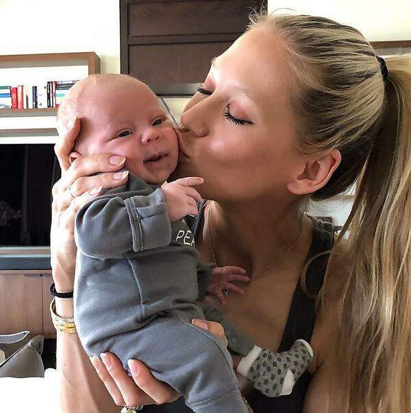 Im Geheimen konnte auch Ex-Tennisprofi Anna Kournikova ihre Schwangerschaft genießen. Sie brachte am 16. Dezember 2017 in Miami Zwillinge zur Welt. Genau einen Monat später veröffentlichten die Russin...