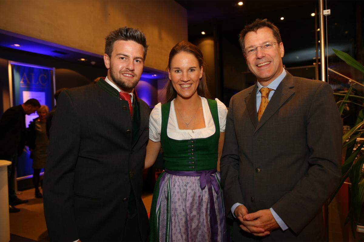 Johannes und Elisabeth Hauser mit Hans Pleininger, dem ALC Verantwortlichen der "Presse". (re.)