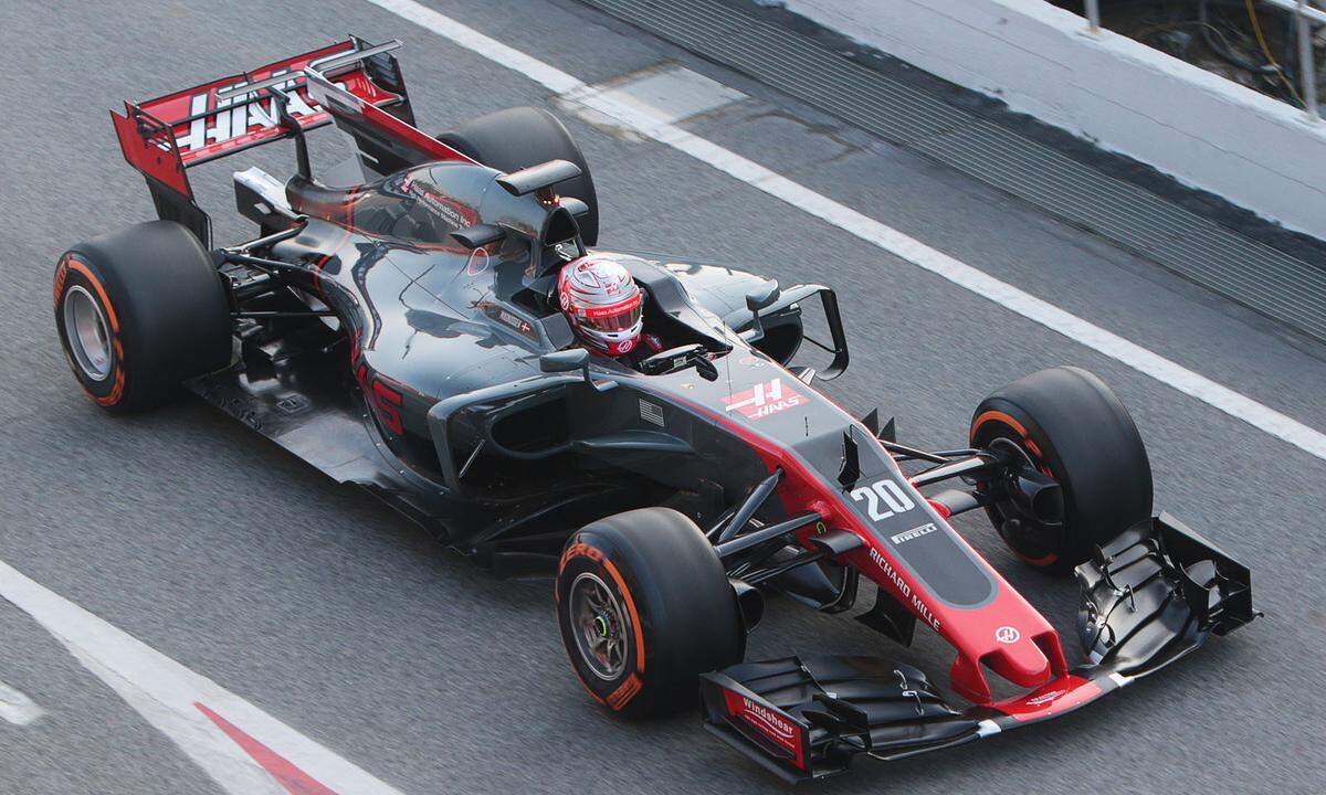 Auch mit dem VF-17 wird Haas nicht vorne mitfahren. Piloten: Romain Grosjean (FRA), Kevin Magnussen (DEN)