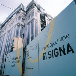 Als Begründung für die Herabstufung nannte die Ratingagentur Fitch die Zahlen aus dem Zwischenbericht des Unternehmens per 30. Juni 2023.