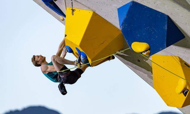 Hohe Ziele hat Jakob Schubert für Paris 2024 im Olympia-Format aus Vorstieg und Boulder.