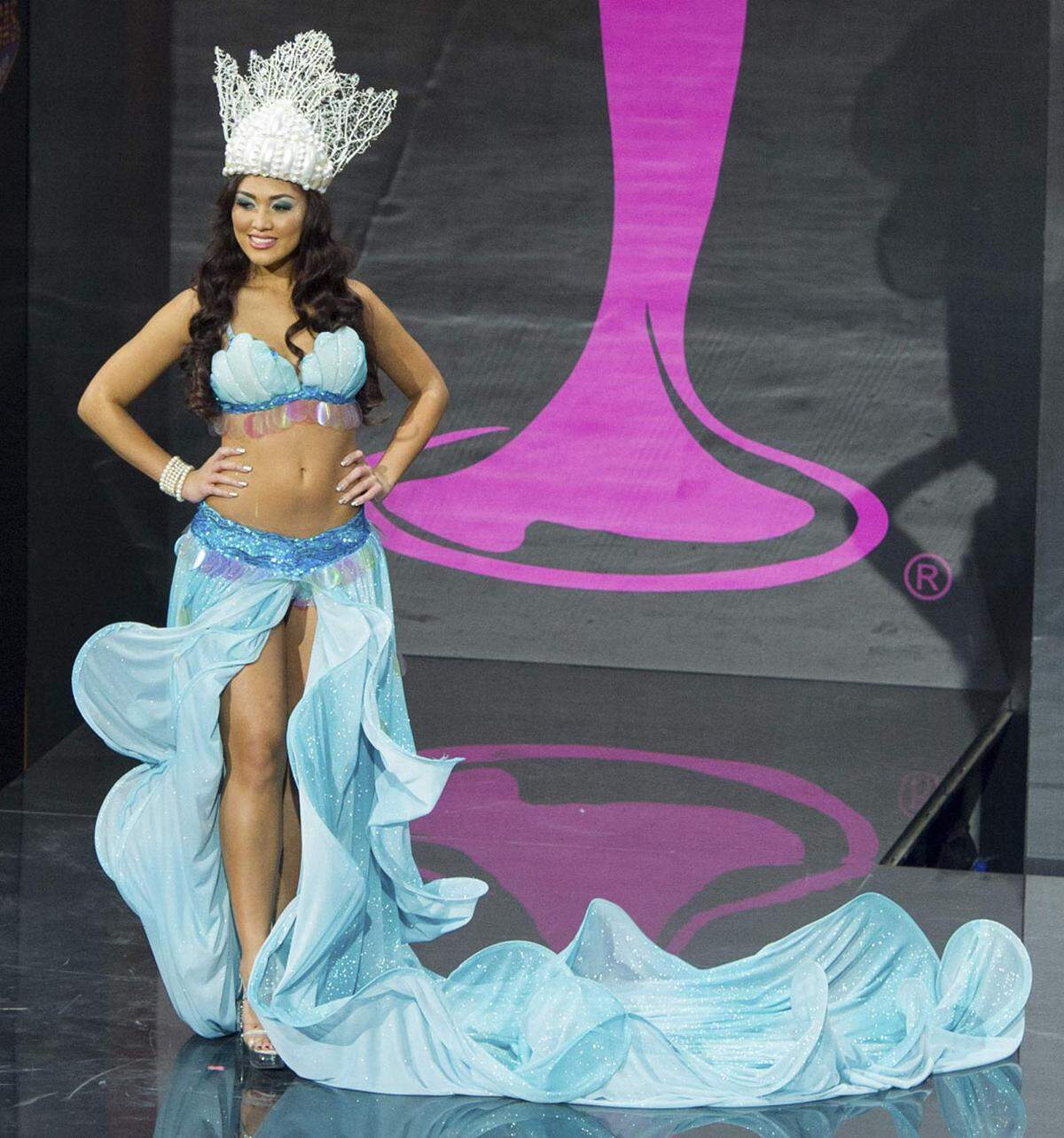 Als Meerjungfrau inszenierte sich Alexis Scott, Miss Guam 2013.