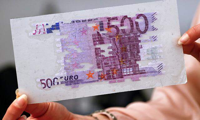 Der 500-Euro-Schein verschwindet bald aus dem Geldverkehr, nicht zur Freude von Nationalbankdirektor Kurt Pribil.