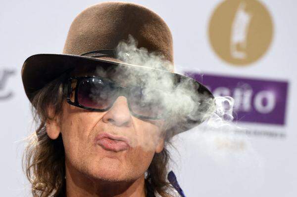 Weitere Trauer-Botschaften aus Deutschland kamen von Sänger und Künstler Udo Lindenberg twitterte: „Hab einen guten Flug, Major Tom.... Wir werden dich auf der Erde vermissen.“