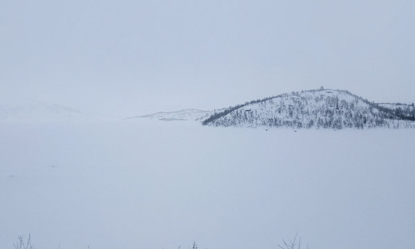 Überzug. Die Schneedecke hier oben hält bis in den Mai.