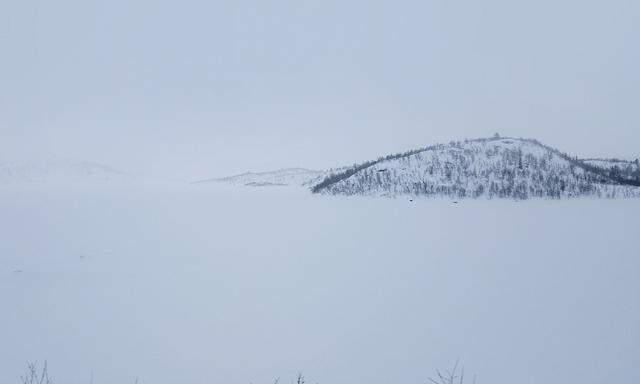 Überzug. Die Schneedecke hier oben hält bis in den Mai.