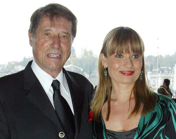 Jürgens war zweimal verheiratet. Von 1964 bis 1989 mit dem ehemaligen Fotomodell Erika Meier, genannt Panja. Die beiden haben zwei gemeinsame Kinder, John (1964) und Jenny (1967). Jürgens mit seiner Tochter Jenny