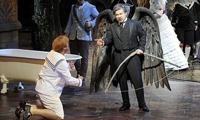 Der britische Tenor Christopher Ventris als Parsifal (links) und der Südkoreaner Kwangchul Youn als Gurnemanz (rechts).