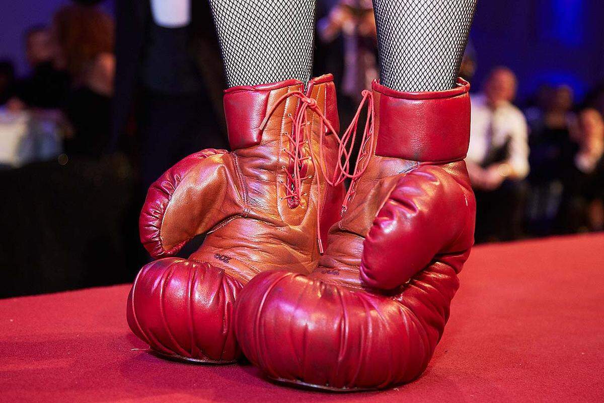 Den zweiten Platz belegte Sini Tanninen aus Finnland mit einer einzigartigen Kreation "Boxing Glove Shoes".