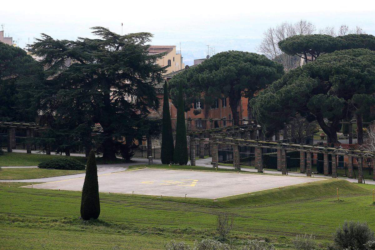 Der Sommersitz der Päpste in Castel Gandolfo ist ein Gebäudekomplex von drei Villen und einer Park- und Landwirtschaftsfläche von 55 Hektar.