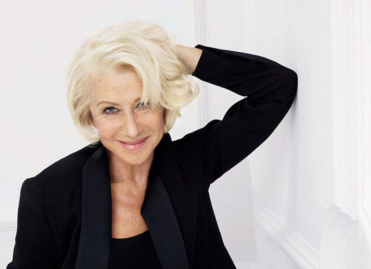 Schauspielerin Helen Mirren stellt mit ihren 69 Jahren ebenfalls ihre jüngere Konkurrenz in den Schatten. Sie ist das Testimonial für die Age Perfect Serie von L'Oréal Paris und ist damit auch Botschafterin für Schönheit im Alter.