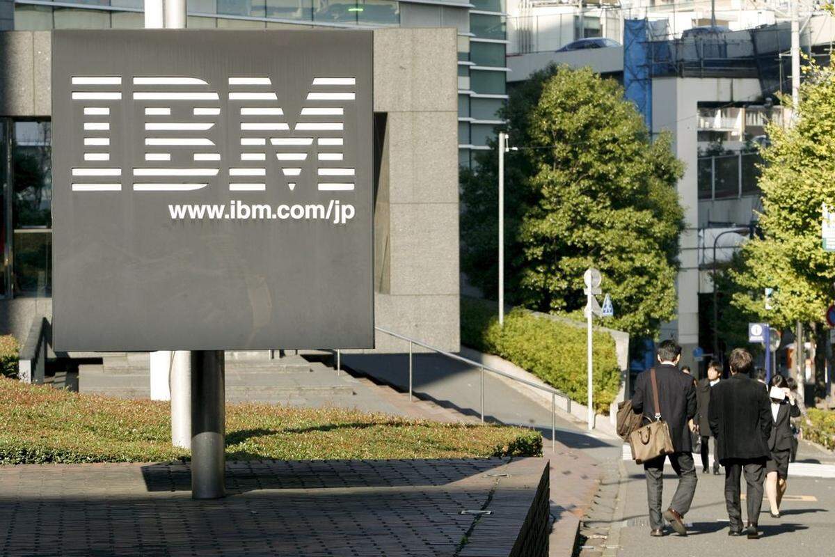 Die International Business Machines Corporation, kurz IBM, ist nicht nur eines der ältesten IT-Unternehmen - 1896 unter dem Namen Tabulating Machine Company gegründet - sondern auch eine der erfolgreichsten Marken in diesem Bereich: Mit einem Wert von 93,9 Mrd. Dollar rangiert IBM auf Platz 4 unter den wertvollsten Marken.