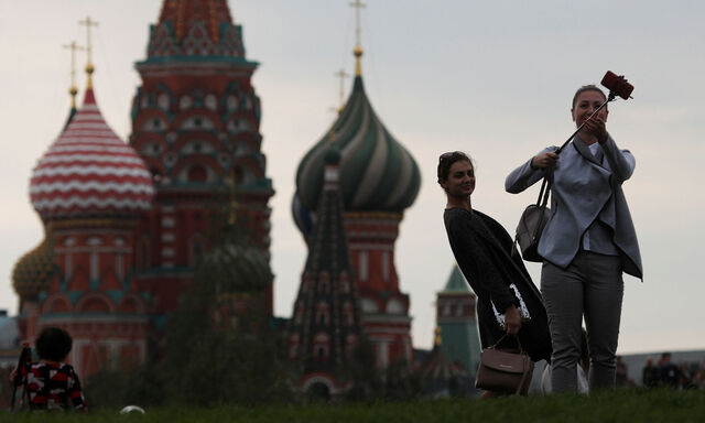 Touristen – ab in die großen Hotels. Hostels nämlich werden in Russland schon bald verboten.