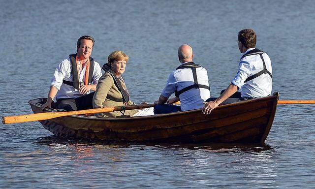 Konservativer Gipfel in Schweden. Alle sitzen in einem Boot (v.li.): David Cameron, Angela Merkel, Fredrik Reinfeldt und Mark Rutte.