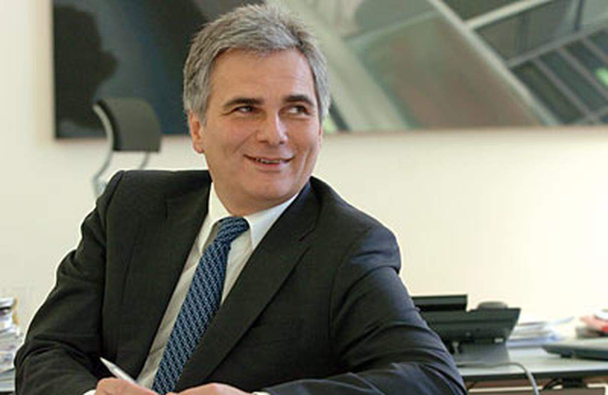 In die Neuwahlen 2008 ging er als Spitzenkandidat und neuer SPÖ-Parteichef. Motor der Entscheidung, ihn zum SPÖ-Chef zu machen, dürfte der Wiener Bürgermeister Michael Häupl gewesen sein. Faymann war ja auch nachgesagt worden, Häupl einmal als Bürgermeister abzulösen. Das zumindest dürfte vorbei sein.