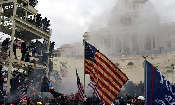 Archivbild vom 6. Jänner, als sich der Protest von Trump-Anhängern in einem Sturm auf das US-Parlament endete.