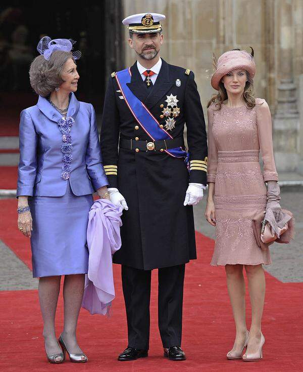 Das spanische Königshaus ist durch Königin Sofia, Kronprinz Felipe und Prinzessin Letizia vertreten.