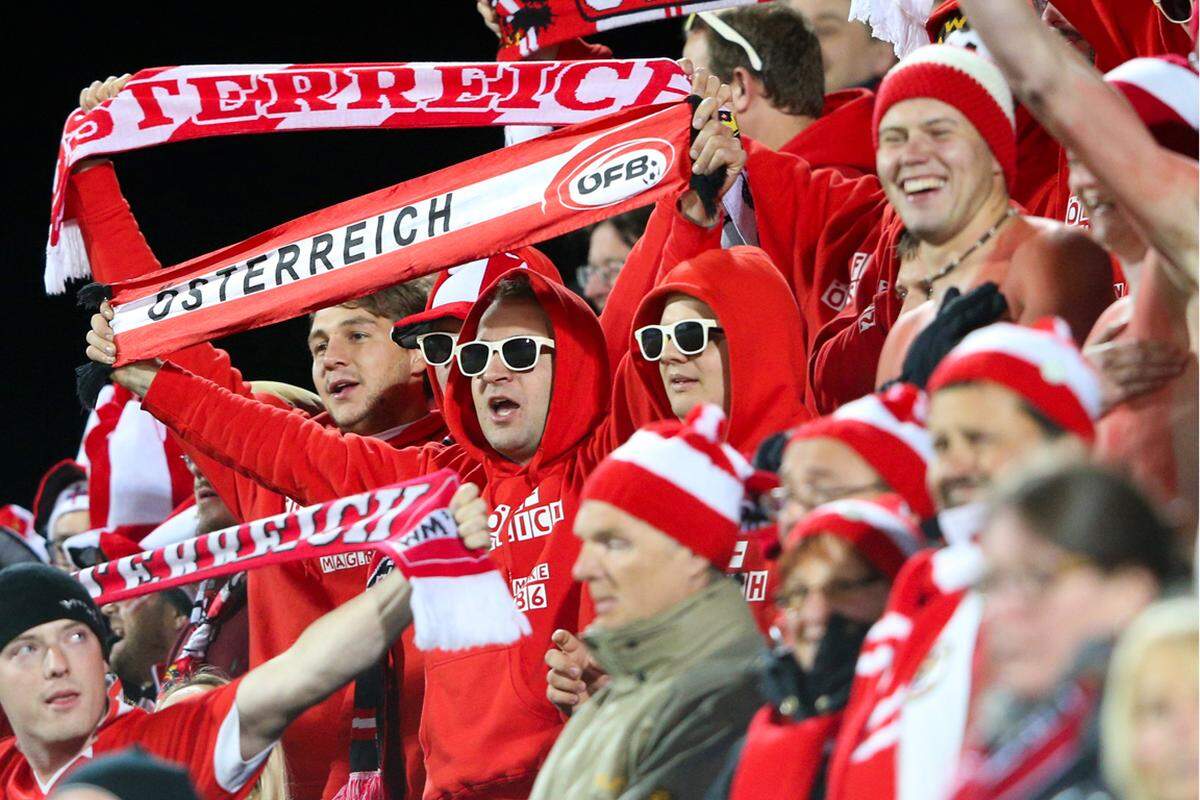 Die Enttäuschung von Schweden hatte etlichen österreichischen Fußball-Fans nicht die Lust am Reisen genommen. Zum Abschluss der WM-Qualifikation lockten die Färöer . . .