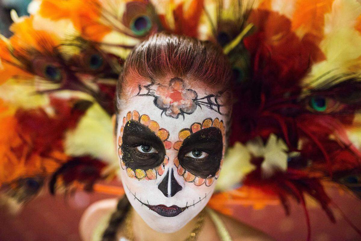 Bunt und ausgefallen. So wurden die Models bei dem 12. Szabolcs Cup, einem internationalen Wettbewerb für Friseure, Kosmetiker und Nageldesigner gestylt. Von mexikanischen Totenmasken ließ sich Janos Majchrovics inspirieren.