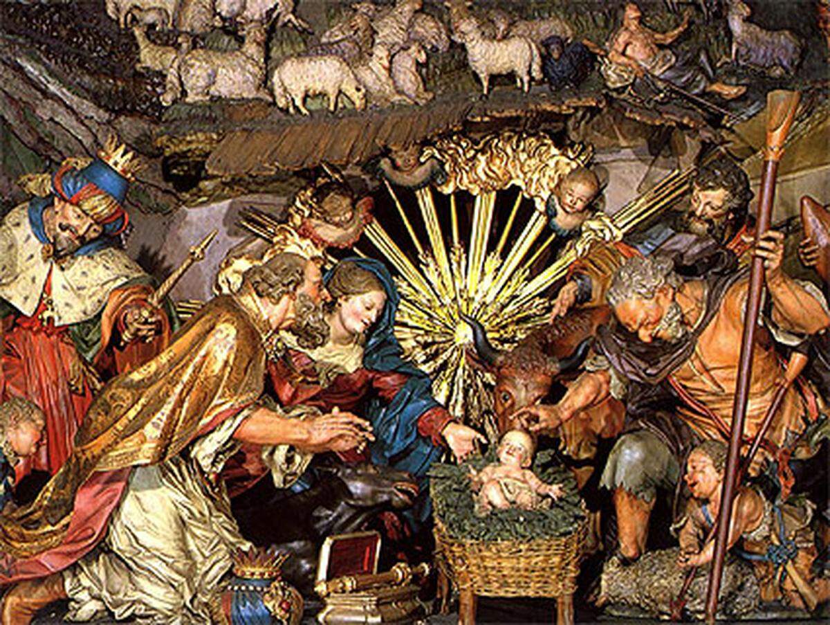 1223 gestaltete Franz von Assisi erstmals im Wald von Greccio eine Krippenfeier mit Ochs und Esel, die Vorbild für ähnliche Gestaltungen und Feiern wurde. Zunächst wurden solche Krippendarstellungen nur in Kirchen aufgestellt, vom 18. Jahrhundert an fanden sie auch Eingang in die Familien.