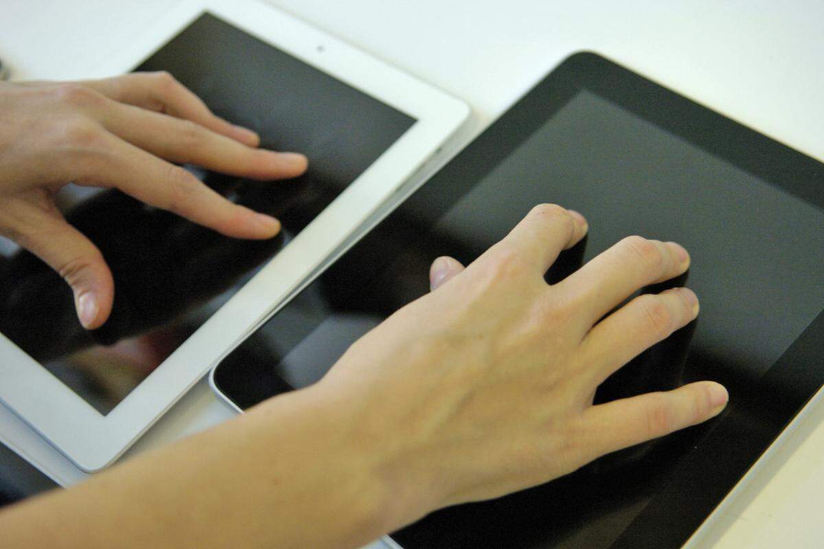 Das Display des iPad 2 soll nicht nur ein besseres Bild liefern, sondern auch weniger anfällig auf Fingerabdrücke sein. DiePresse.com machte den Vergleichstest und ...
