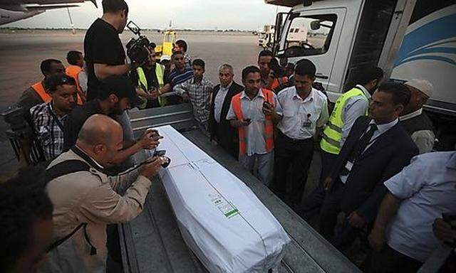 Der Leichnam des ehemaligen libysche Ölminister Shukri Ghanem wurde nach Tripolis ausgeflogen
