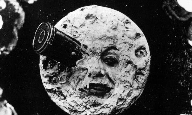 Die Rakete trifft ihn direkt ins Aug: Der Mond im ikonischen Meisterwerk „Le Voyage dans la Lune“ von 1902.