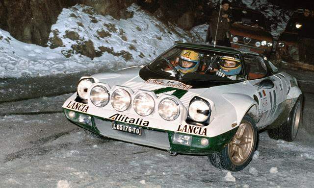 Der große Sandro Munari auf Lancia Stratos, unterwegs zum Sieg der Monte Carlo und nachfolgend der Rallye-WM, 1975.