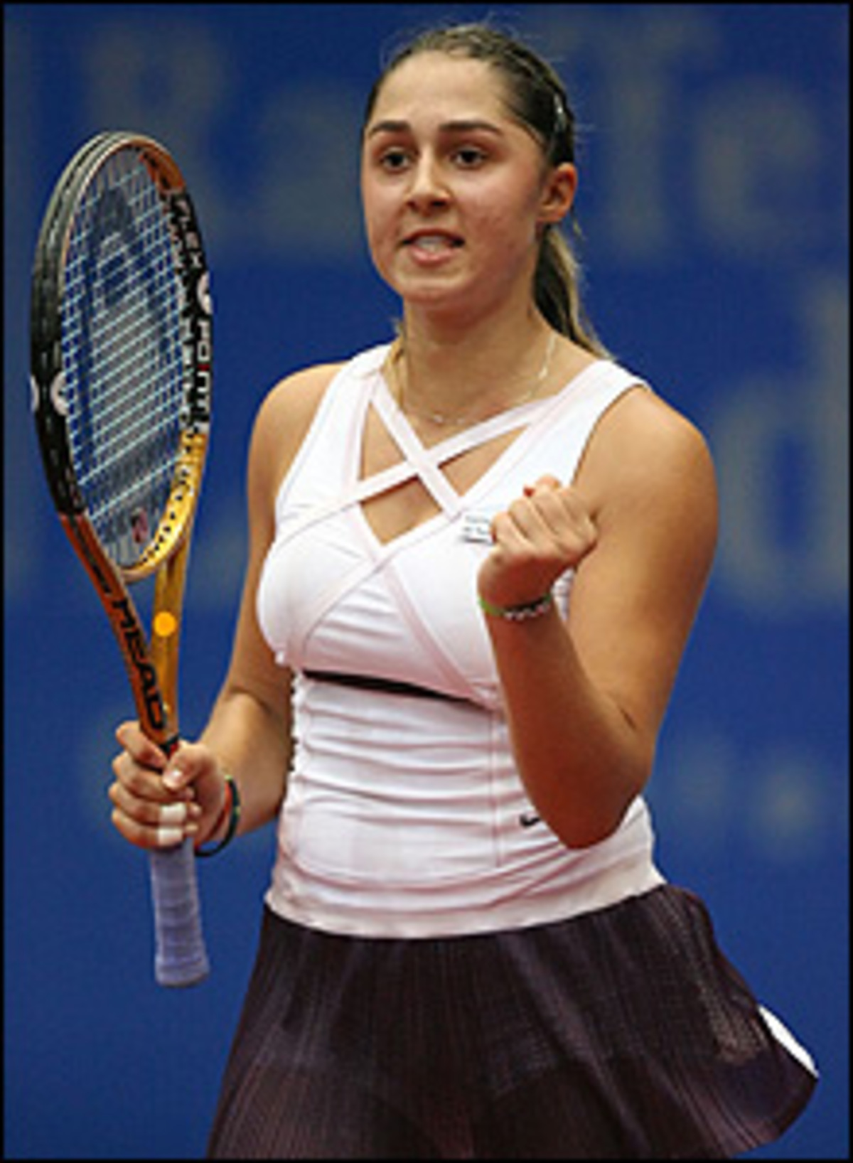 24. SeptemberTamira Paszek gewinnt in Portoroz ihr erstes WTA-Turnier. Im Finale der mit 145.000 Dollar dotierten Veranstaltung setzt sich die Vorarlbergerin gegen die Italienerin Maria Elena Camerin 7:5,6:1 durch und avanciert mit 15 Jahren, 9 Monaten und 18 Tagen zur siebent-jüngsten Turniersiegerin der WTA-Geschichte. Nach Petra Huber, Barbara Paulus, Judith Wiesner, Barbara Schett, Marion Maruska und Patricia Wartusch ist Paszek die siebente Österreicherin, die eine WTA-Veranstaltung für sich entschieden hat.