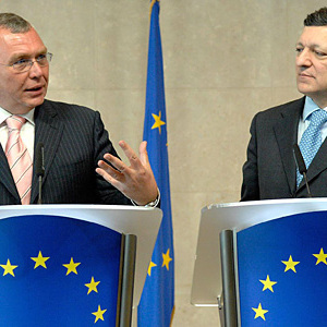 Alfred Gusenbauer (l.) und EU-Kommissionspraesident Jose Manuel Barroso im Jahr 2007.