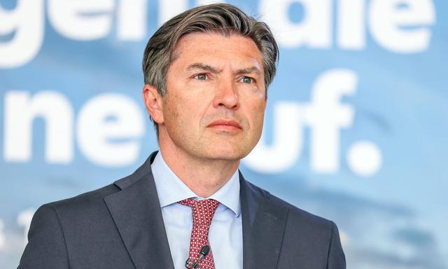 Robert Zadrazil nimmt als CEO von Unicredit Bank Austria seinen Hut und wird nun Country Manager in Österreich.