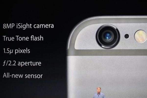Die Kamera bietet bei beiden Ger&auml;ten 8 Megapixel. Auf den ersten Blick keine gro&szlig;en Ver&auml;nderungen. Apple verspricht aber mit Focus Pixels einen schnelleren Autofokus. Das iPhone 6 Plus ist mit OIS, einem optischen Bildstabilisator, ausgestattet. Das iPhone 6 hingegen mit einem digitalen Bildstabilisator.
