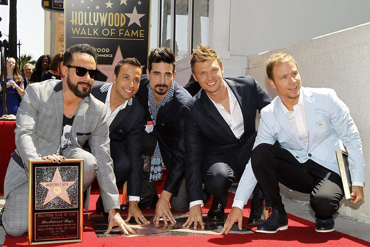Zum runden Geburtstag wurde die amerikanische Boyband mit einem Stern am Walk of Fame geehrt. Zwar sichtlich gealtert, aber deutlich frischer aussehend als an so manchen vergangenen Tagen präsentierten sich die fünf Mitglieder in Hollywood.