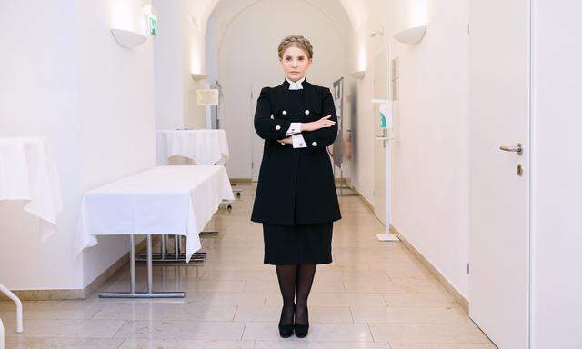 Julia Timoschenko, bekannt als wortgewaltige Kritikerin jedweder Regierung ihres Landes, gibt sich in Kriegszeiten ungewöhnlich zurückhaltend.