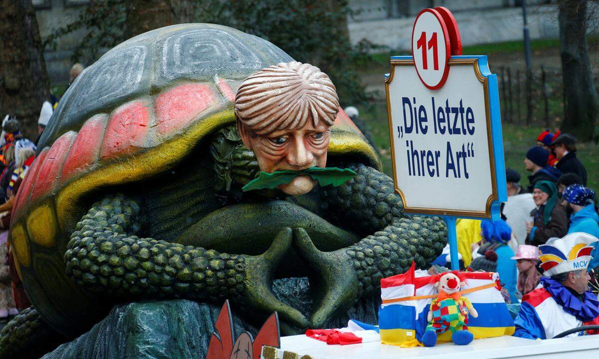 Bundeskanzlerin Angela Merkel (CDU) wird in Mainz zur Schildkröte einer aussterbenden Art.