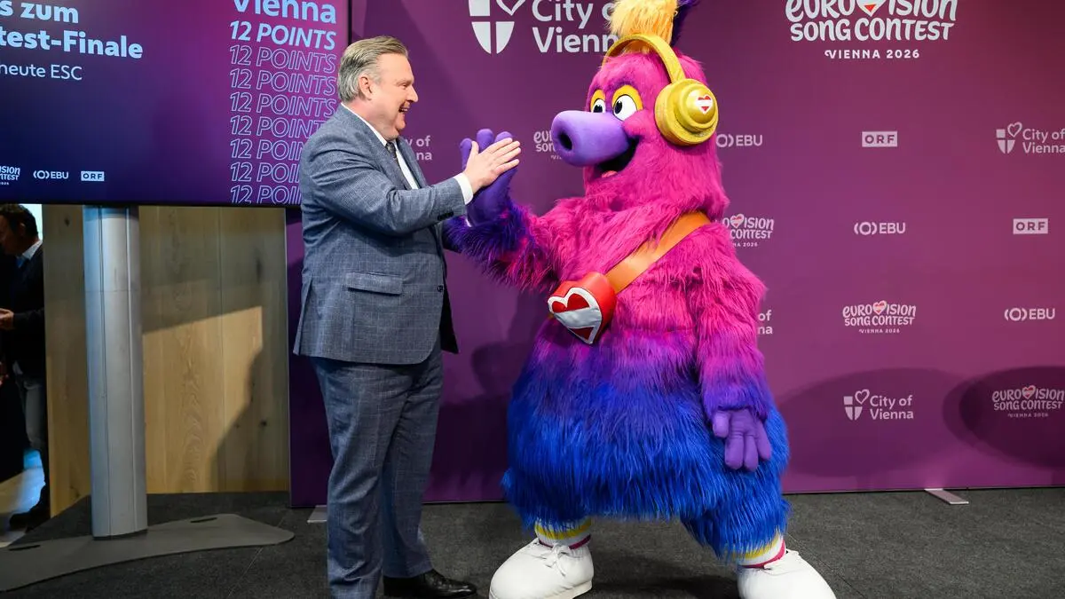 Ein Selfie mit dem flauschigen Maskottchen – DiePresse.com
