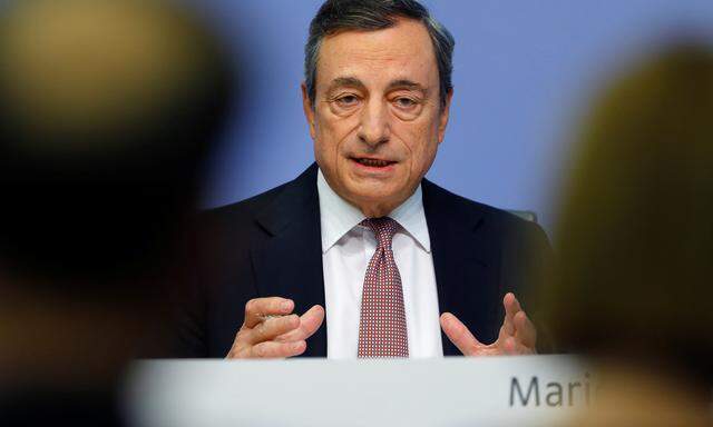 Acht Jahre lang hat der scheidende EZB-Chef, Mario Draghi, keine Zinserhöhung vorgenommen. Das tut er auch jetzt nicht.