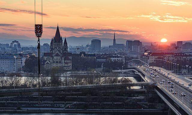 Vienna city center, river Donau (Danube), bridge Reichsbr�cke, church Franz von Assisi, cathedral Stephansdom, Ferris W