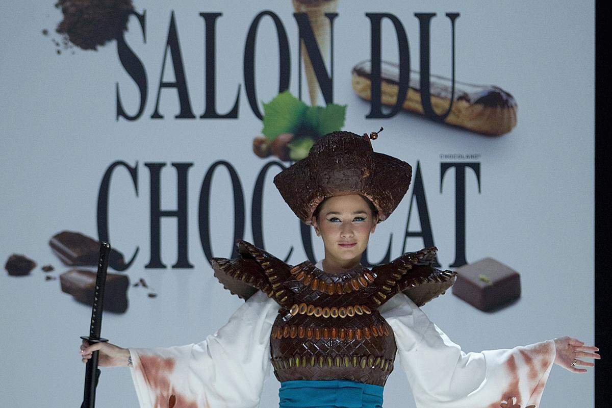 Die Messe "Salon du chocolat" ist voll und ganz der Schokolade in ihren unterschiedlichsten Ausführungen gewidmet. 1995 fand sie das erste Mal in Paris statt. Seit 2008 wird die Messe international exportiert und findet nun in insgesamt 14 Ländern statt, darunter New York, Tokyo und Shanghai. Es werden Preise in den Kategorien Tafelschokolade, Pralinen etc. vergeben und eine Modeschau mit Kleidern aus Schokolade findet statt.www.salonduchocolat.fr