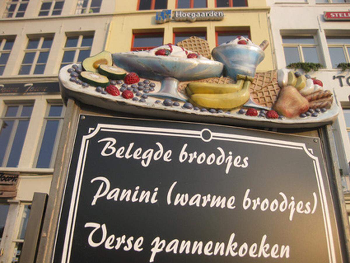 Zum Essen gibt es in Gent belegte Brötchen …